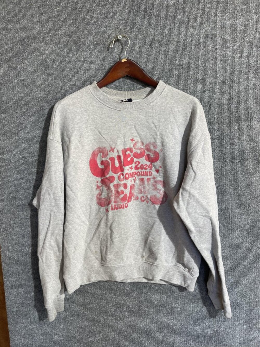 Guess Jeans Crewneck Sweatshirt Mens Small Gray 2024 Compound Indio CA Graphic